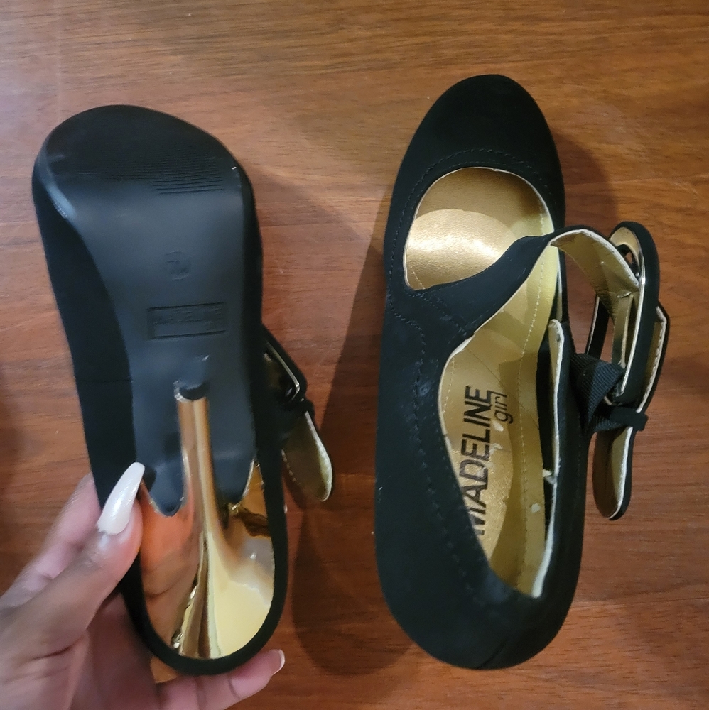 Black closed toed heels
